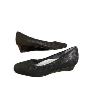 NWOT- Trotters Women’s Size 9.5 N Wedges